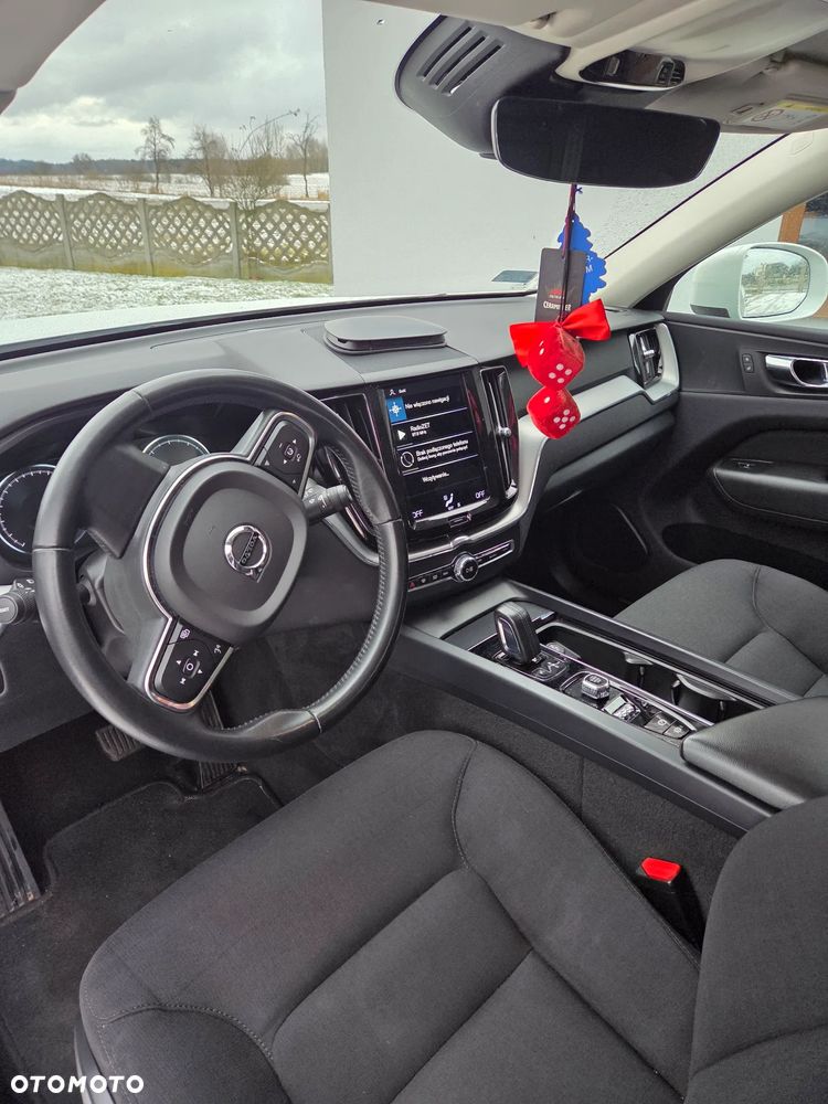 Volvo XC 60 T4 Momentum - 5