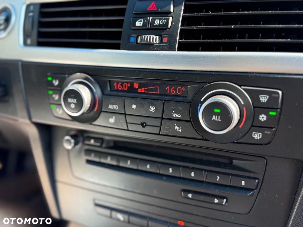 BMW Seria 3 318d Sport Line - 15