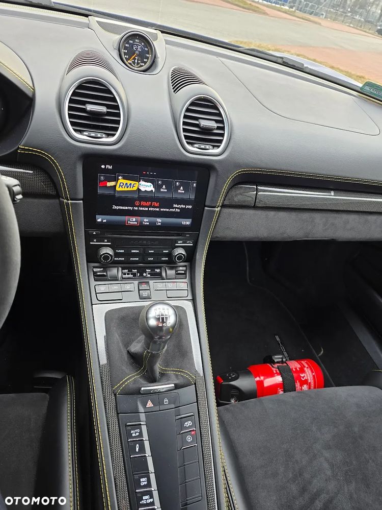 Porsche 718 Cayman - 21