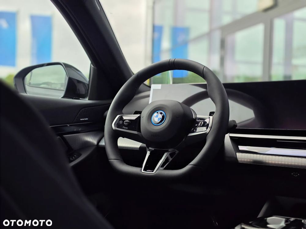 BMW Seria 5 530e xDrive PHEV - 28
