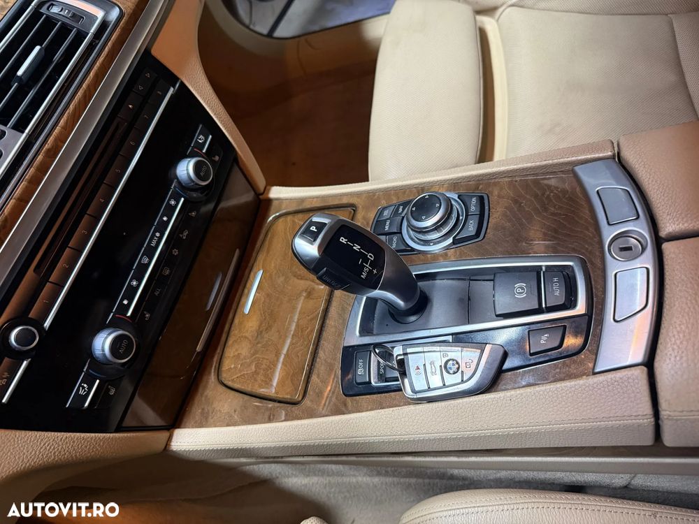 BMW Seria 7 740Li - 13