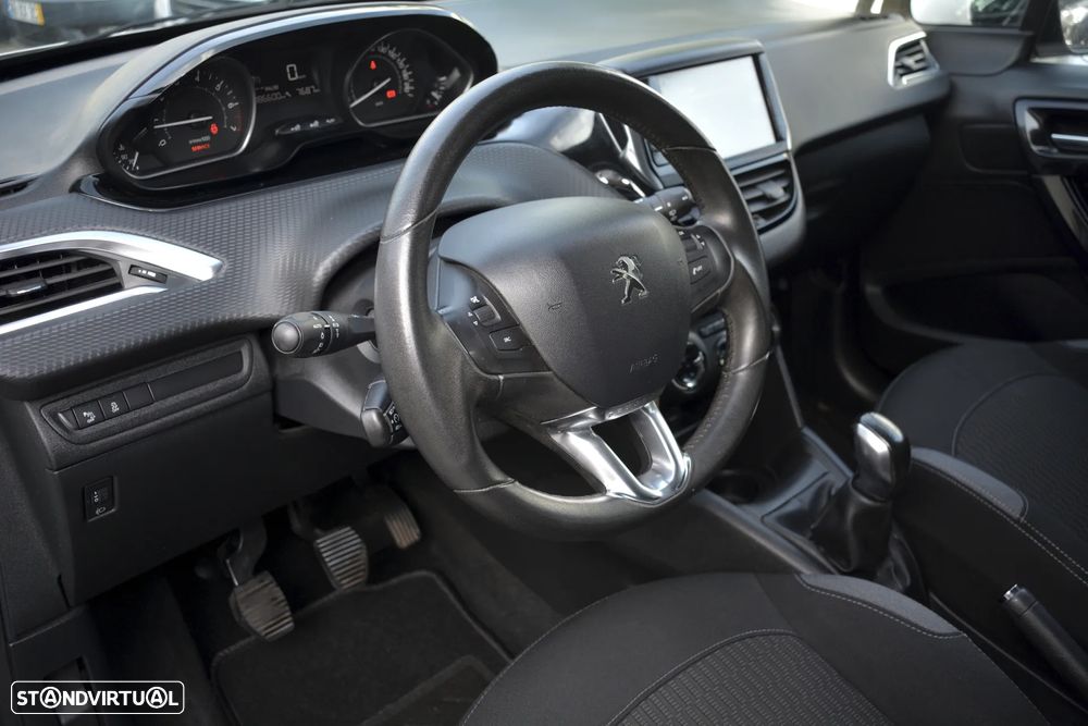 Peugeot 208 1.2 PureTech Style - 14