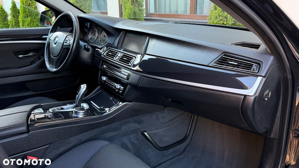BMW Seria 5 525d Touring Modern Line - 24