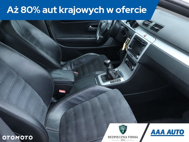 Volkswagen Passat CC - 11