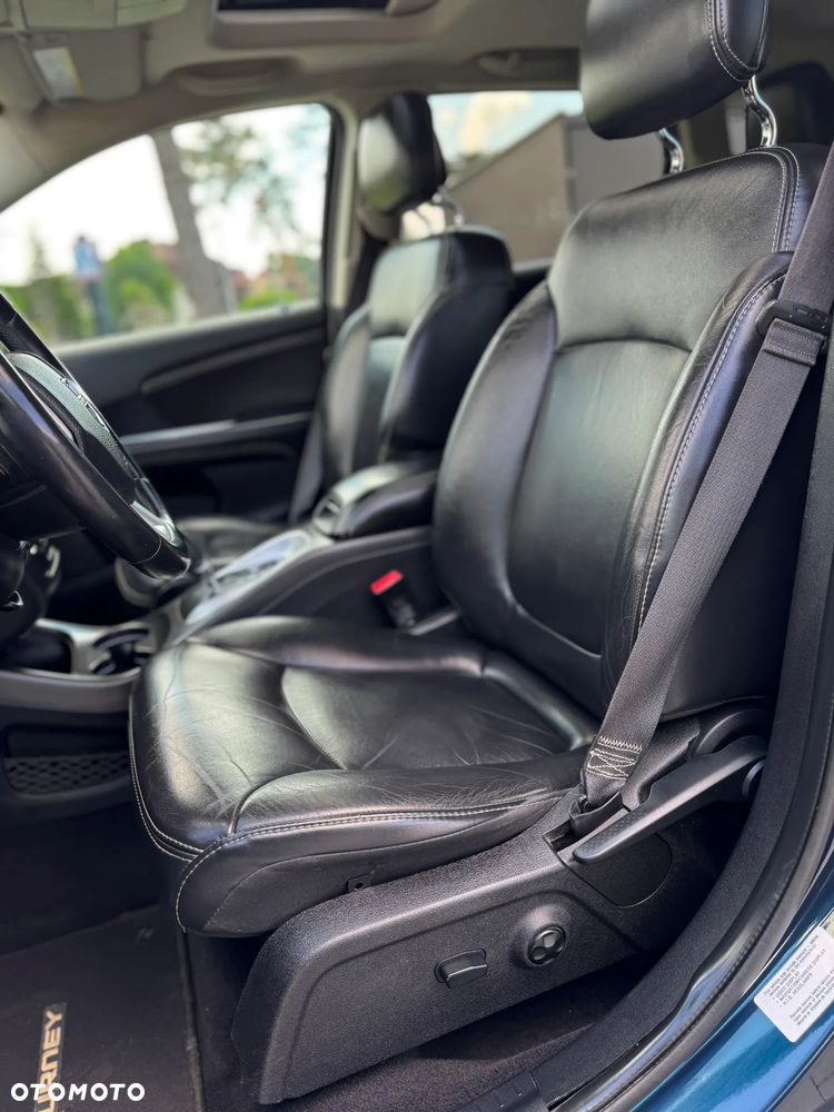 Dodge Journey 2.7 V6 R/T - 25