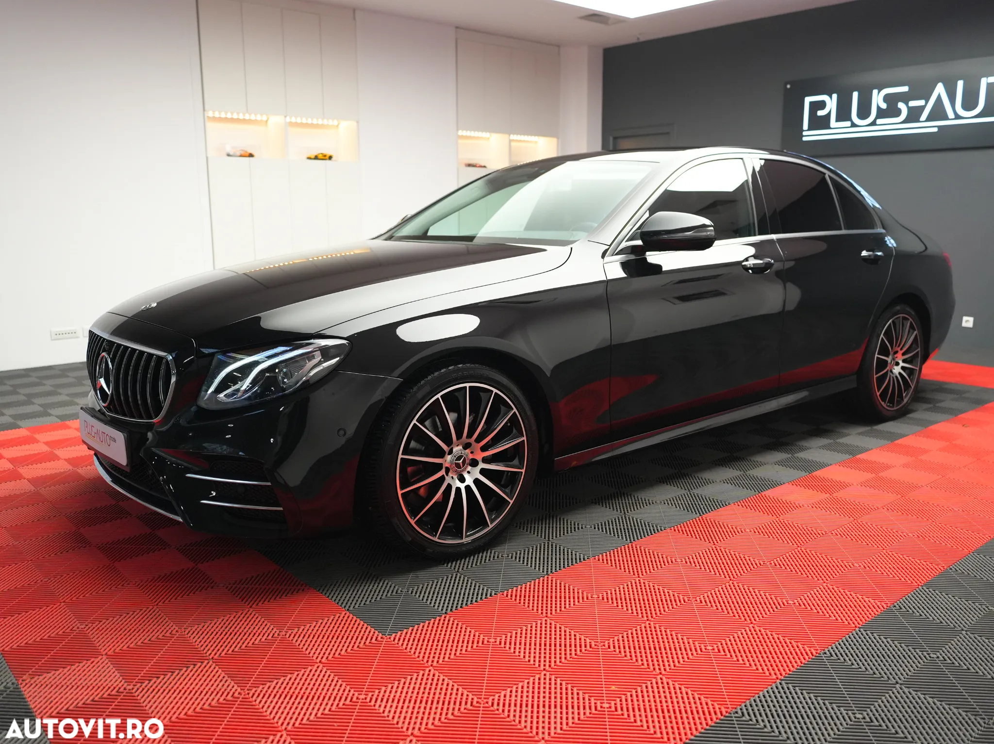Mercedes-Benz E 200 d 9G-TRONIC AMG Line - 4