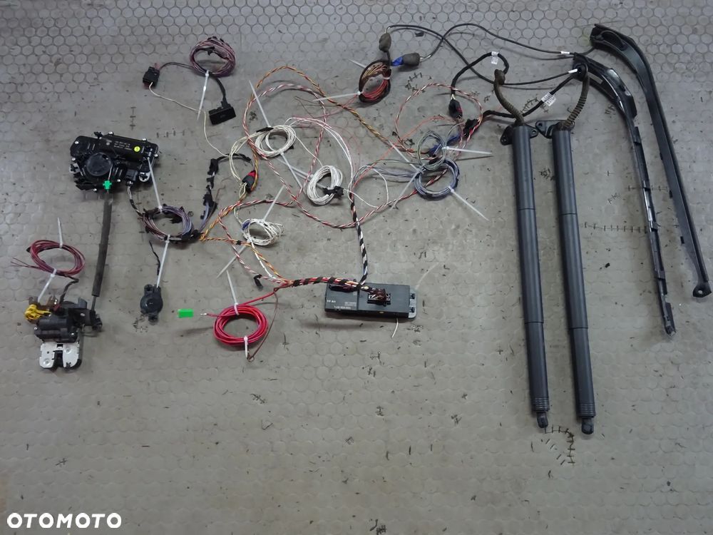 5Q0959107L klapa elektryczna wiazka silownik sterownik  Kombi VW Passat B8 czesci - 1