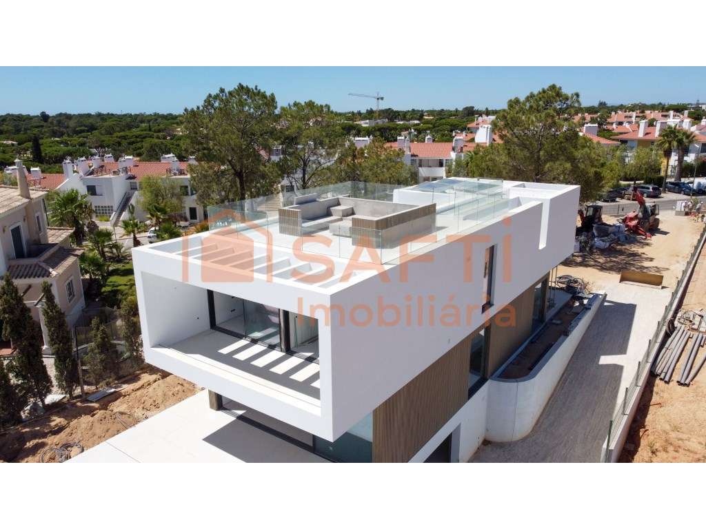 Moradia com 4 Quartos em Construção em Vila Sol - Grande imagem: 3/32