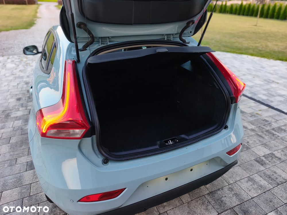 Volvo V40 D2 Drive-E Momentum - 19