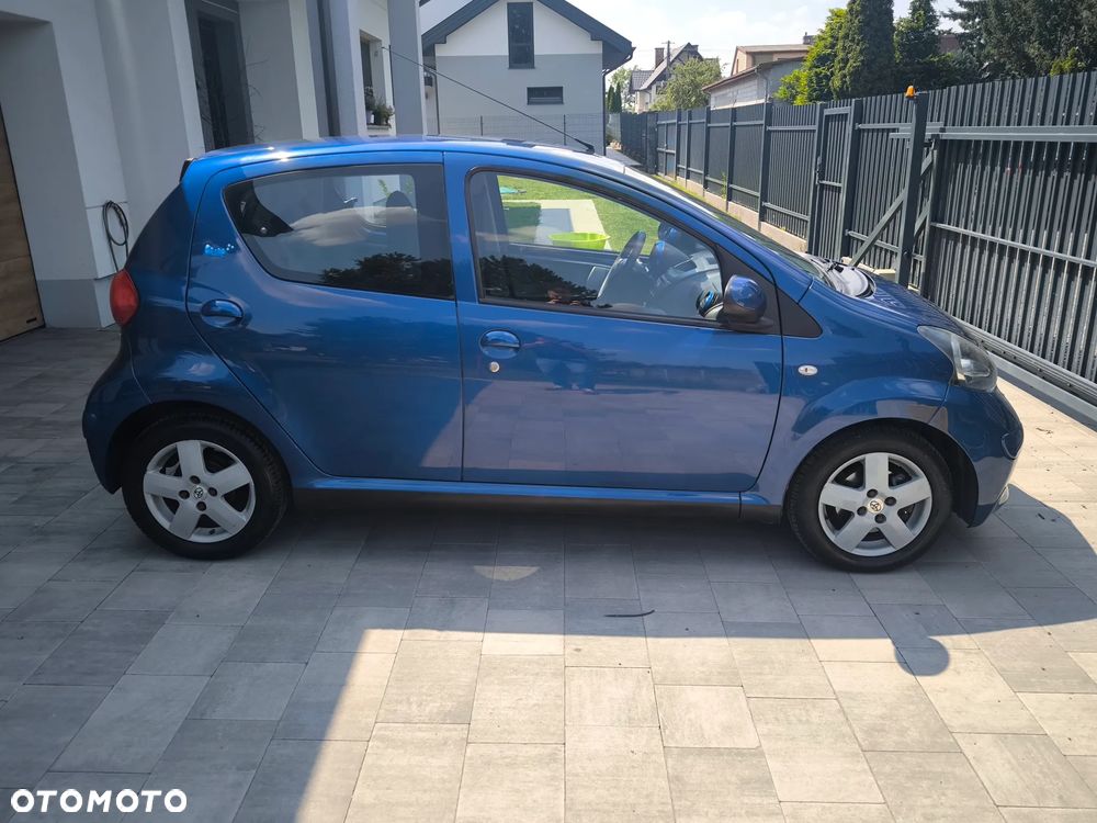 Toyota Aygo Blue - 6