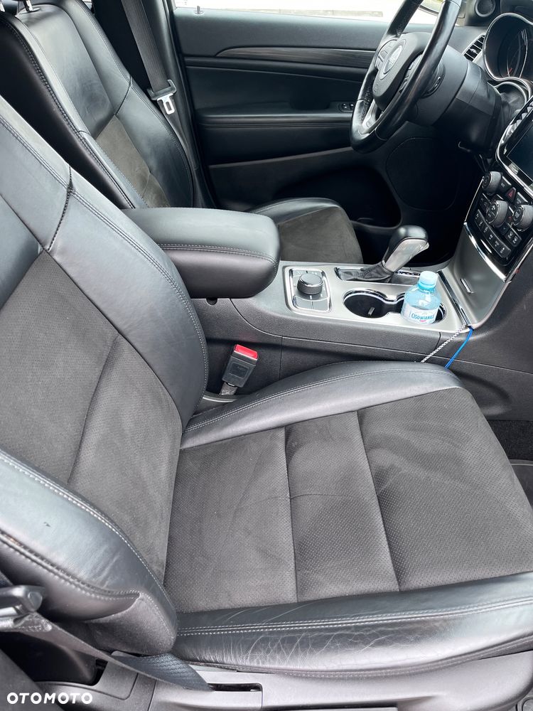Jeep Grand Cherokee - 26