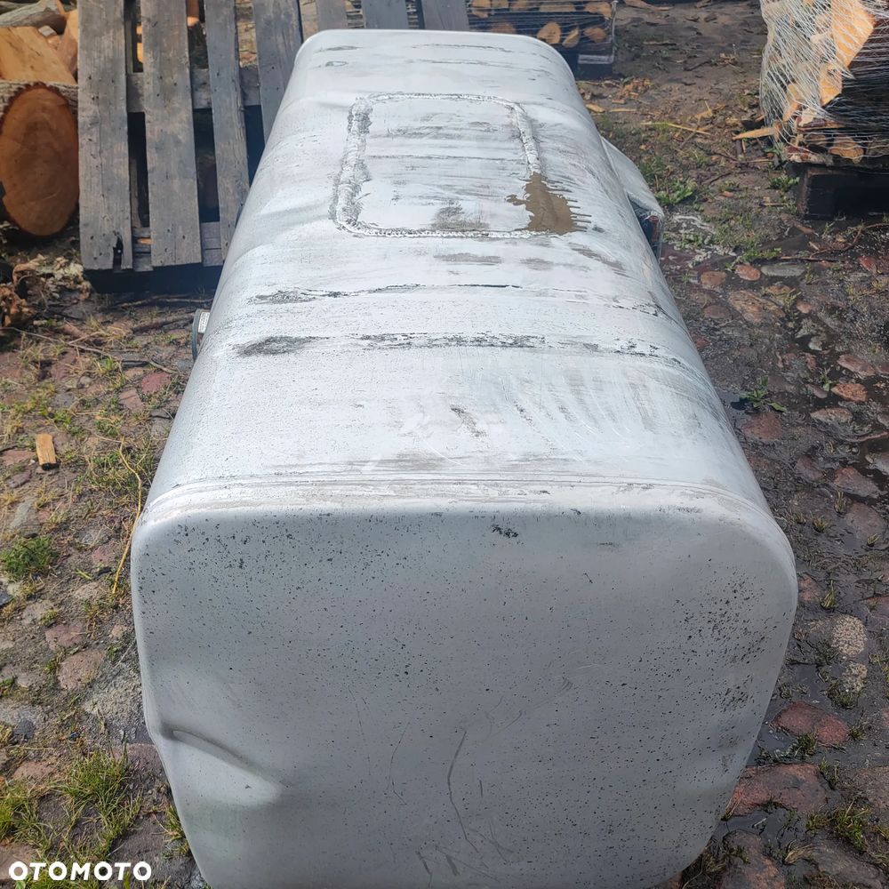 Zbiornik Paliwa Scania 700 L wymiary 160x70x68 - 2