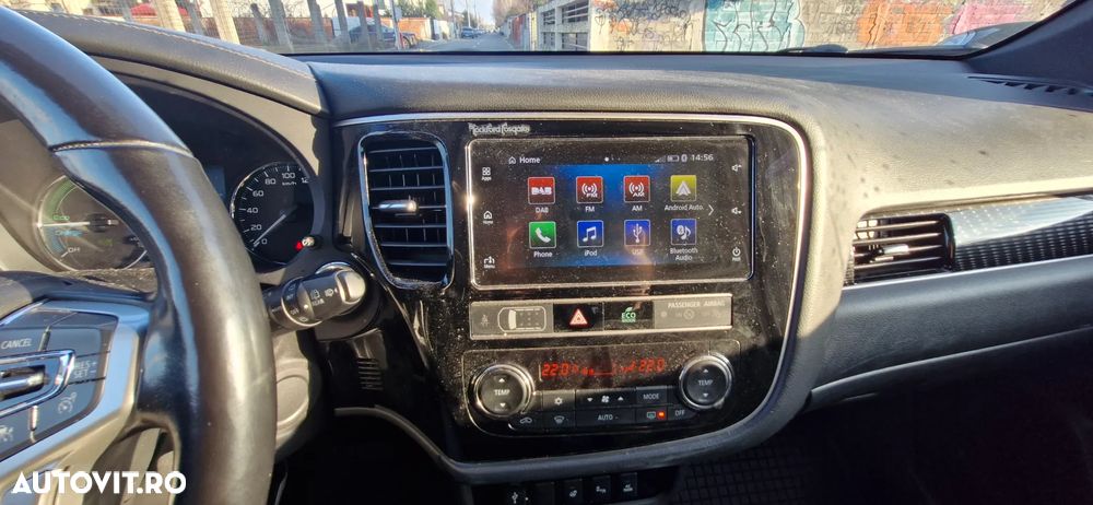 Mitsubishi Outlander PHEV 2.4 L 4X4 Instyle+ - 28