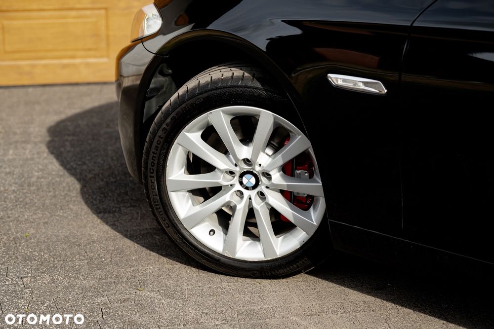 BMW Seria 5 528i xDrive Sport-Aut - 14
