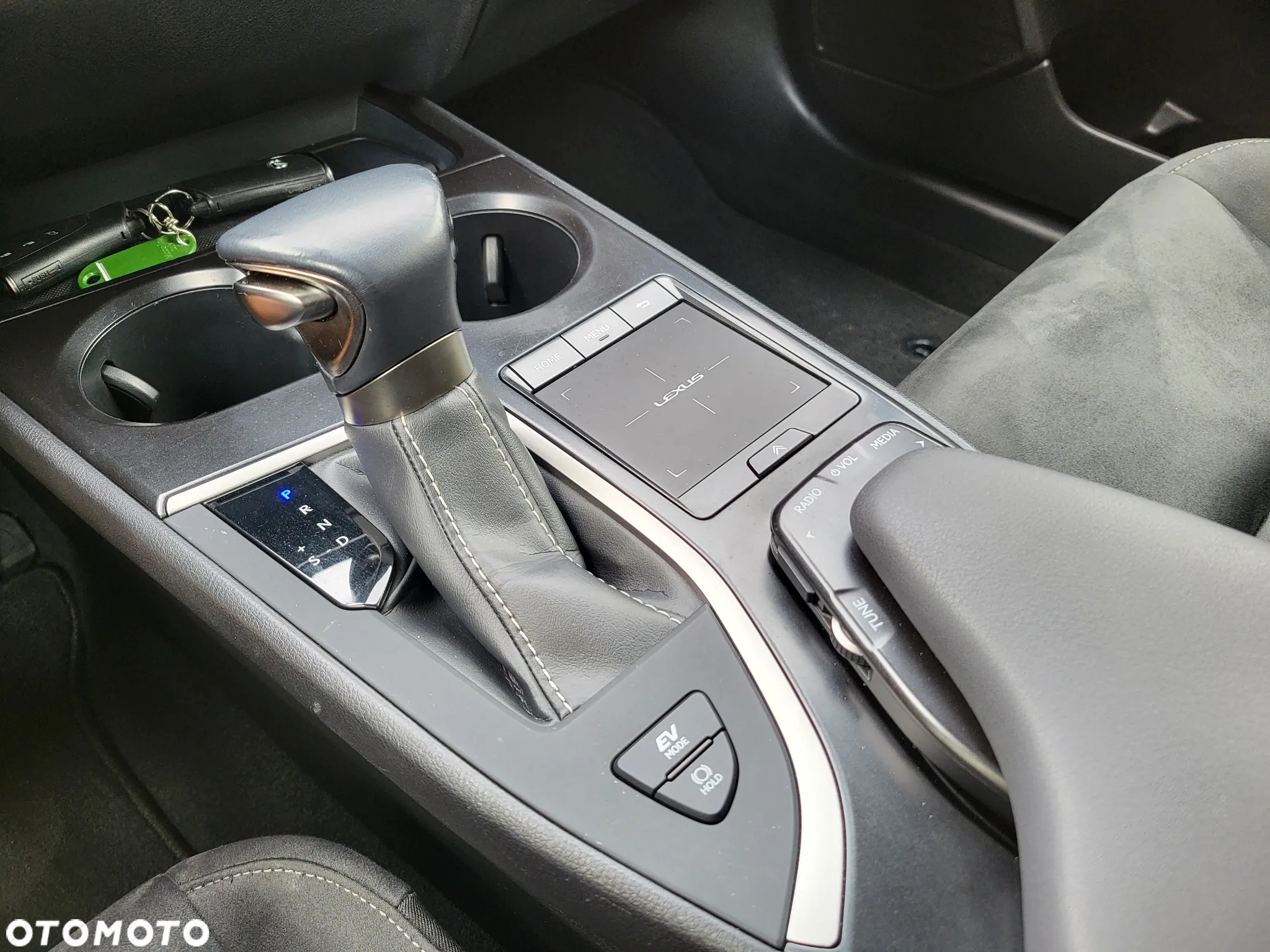 Lexus UX 250h GPF Elegance 2WD - 14