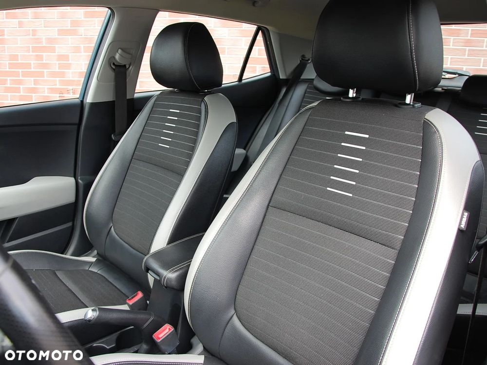 Kia Stonic 1.2 L - 10