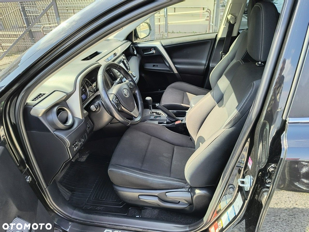 Toyota RAV4 - 11