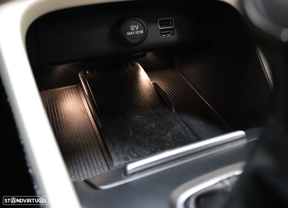 Volvo XC 40 1.5 T3 Tech Edition - 25