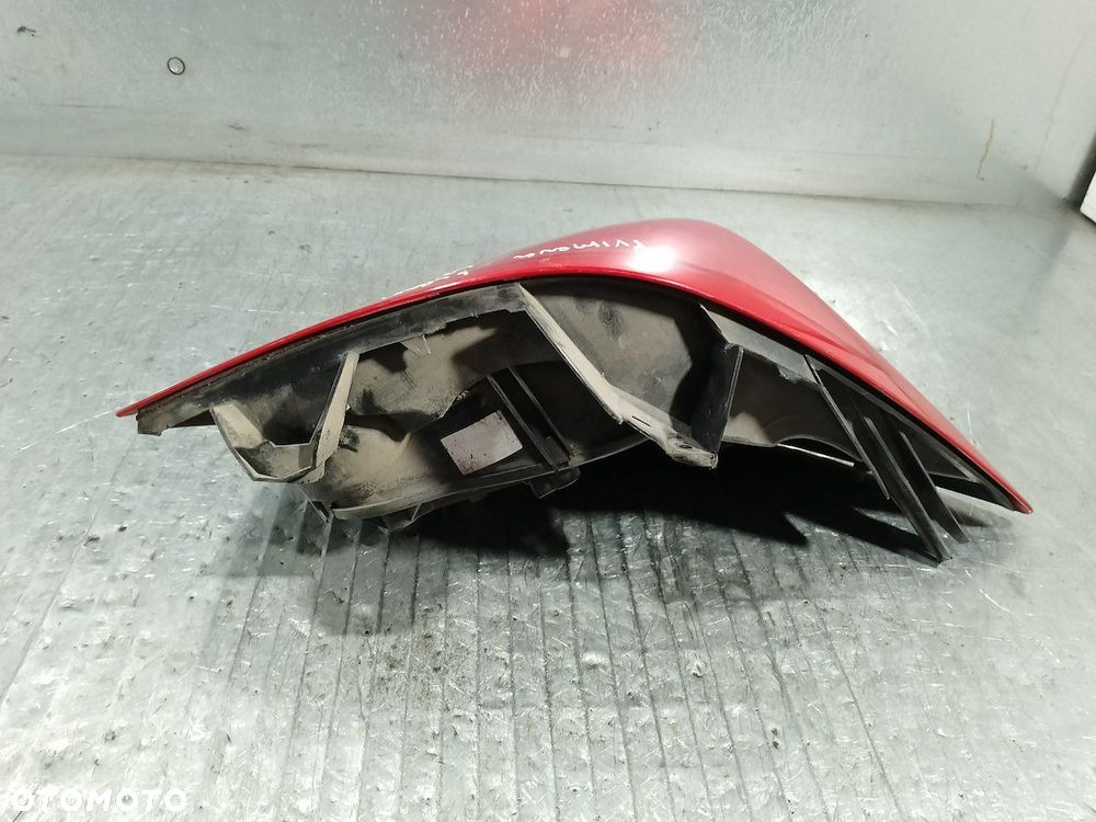 LAMPA TYLNA LEWA NISSAN PRIMERA P12 ( 03-07 ) HATCHBACK 5 DRZWI - 5