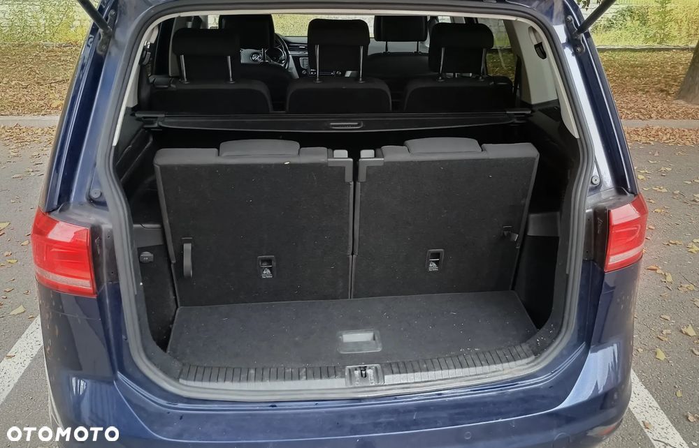 Volkswagen Touran - 15