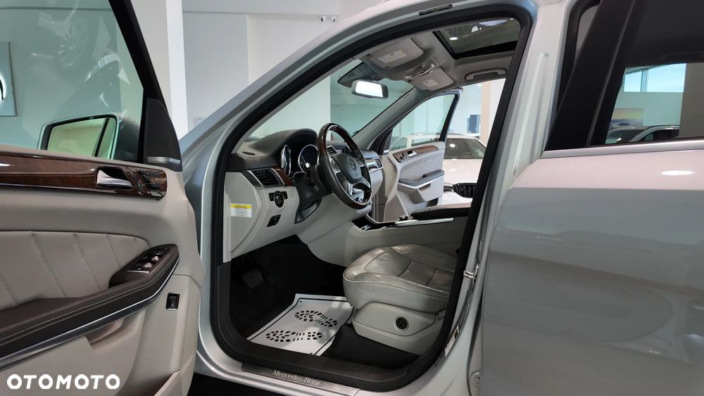 Mercedes-Benz GL - 21