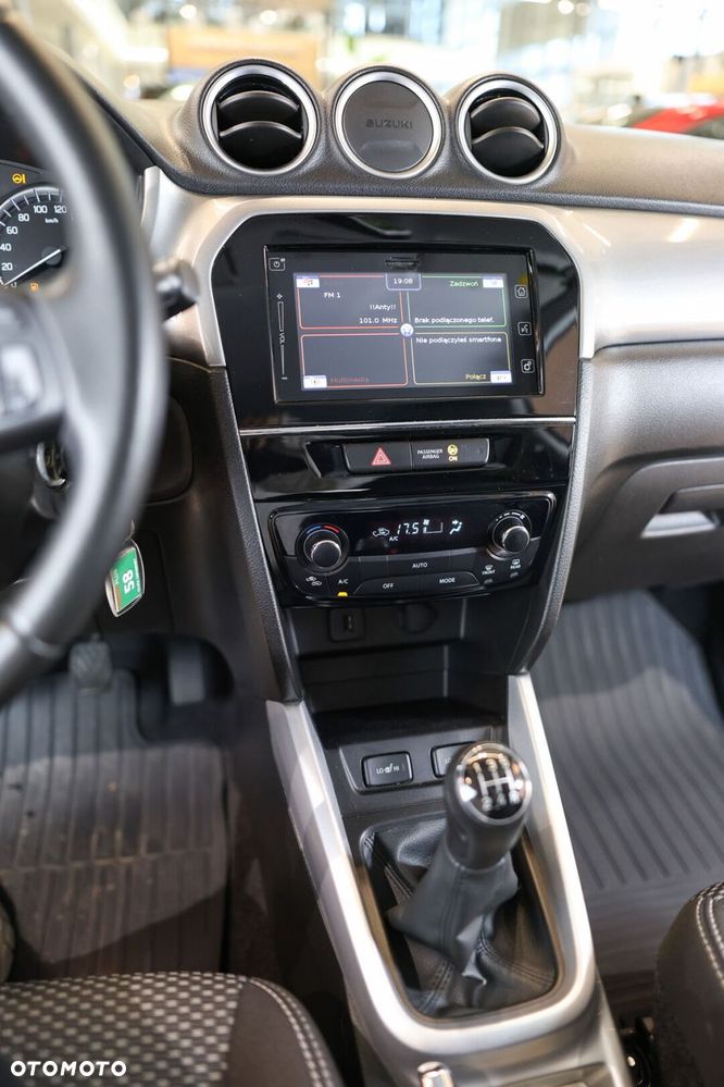 Suzuki Vitara 1.6 Comfort 2WD - 20