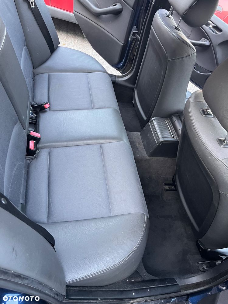 BMW Seria 3 318i - 16