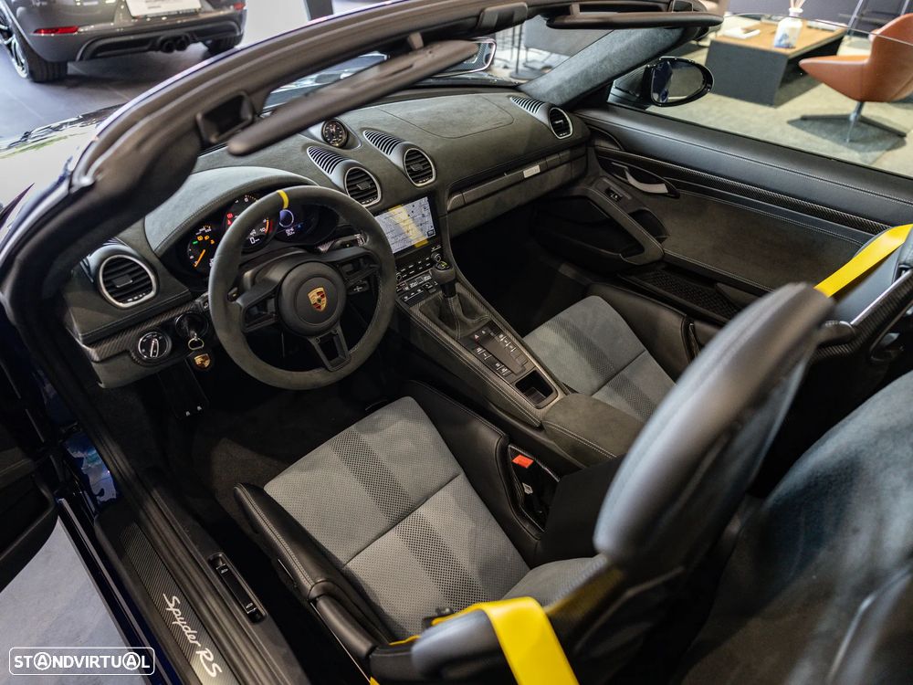 Porsche 718 Spyder - 52