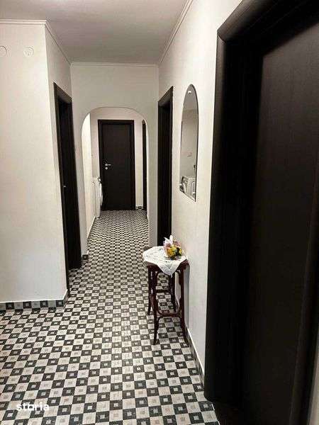 Vand apartament 4 camere in Alexandria — fotografia 1