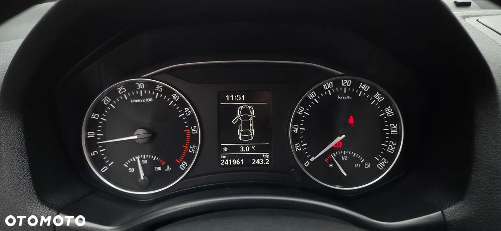 Skoda Octavia 1.6 TDI DPF Ambiente - 25