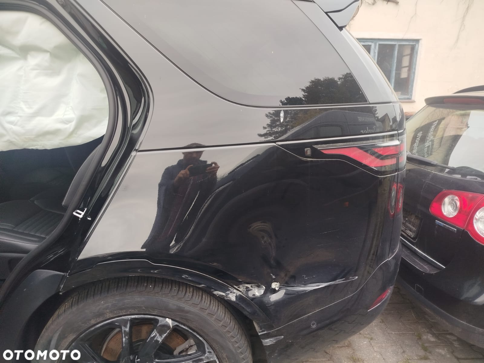 Land Rover Discovery D250 R-Dynamic SE - 16