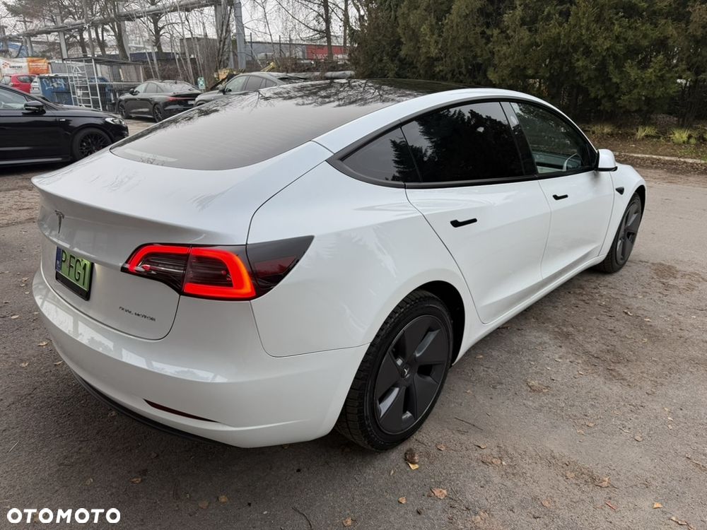 Tesla Model 3 - 5