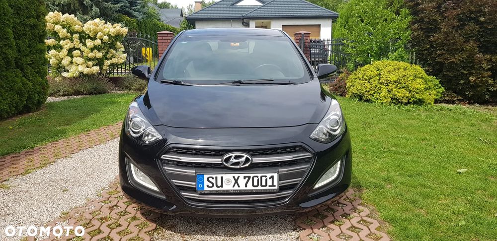 Hyundai i30 blue 1.4 Style - 1