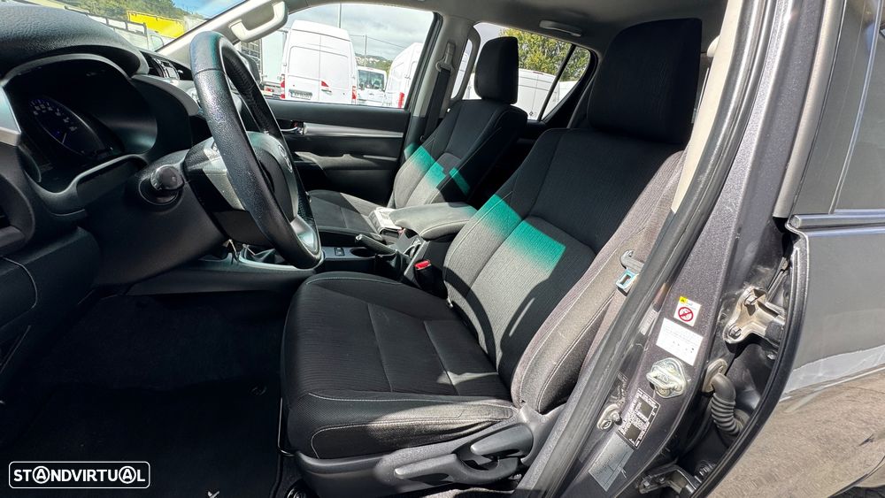 Toyota Hilux 2.4 D-4D 4WD CD Tracker - 46