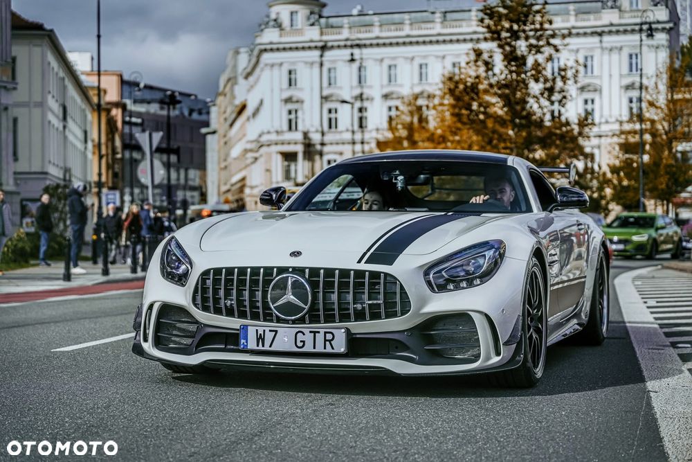 Mercedes-Benz AMG GT R - 6