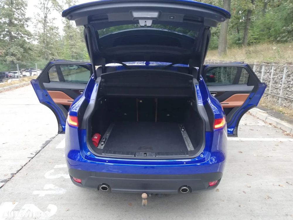 Jaguar F-Pace 20d AWD Portfolio - 24