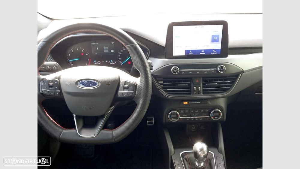 Ford Focus SW 1.0 EcoBoost MHEV ST-Line - 34