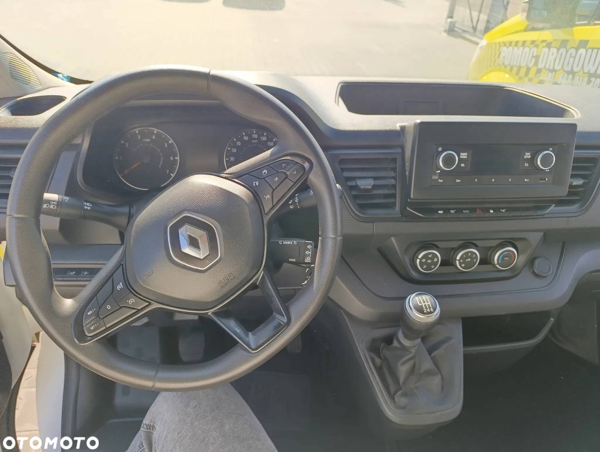 Renault TRAFIC III - 11