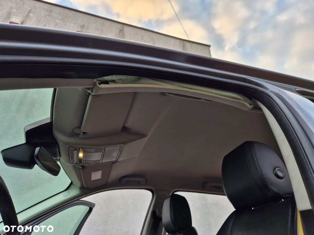 Land Rover Discovery Sport 2.0 P200 mHEV S - 25