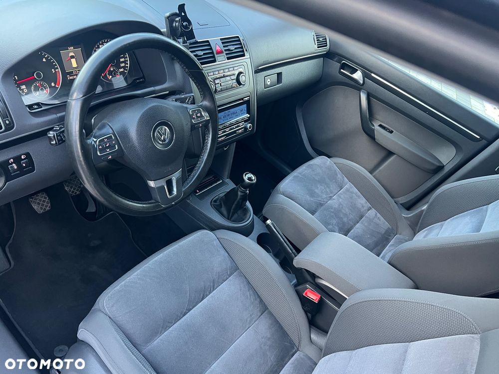 Volkswagen Touran 2.0 TDI Highline - 31