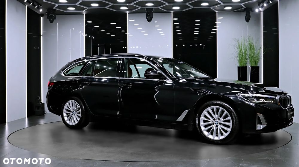 BMW Seria 5 530i GPF Luxury Line sport - 11