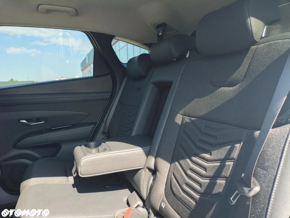 Hyundai Tucson 1.6 T-GDi HEV Executive 2WD - 12