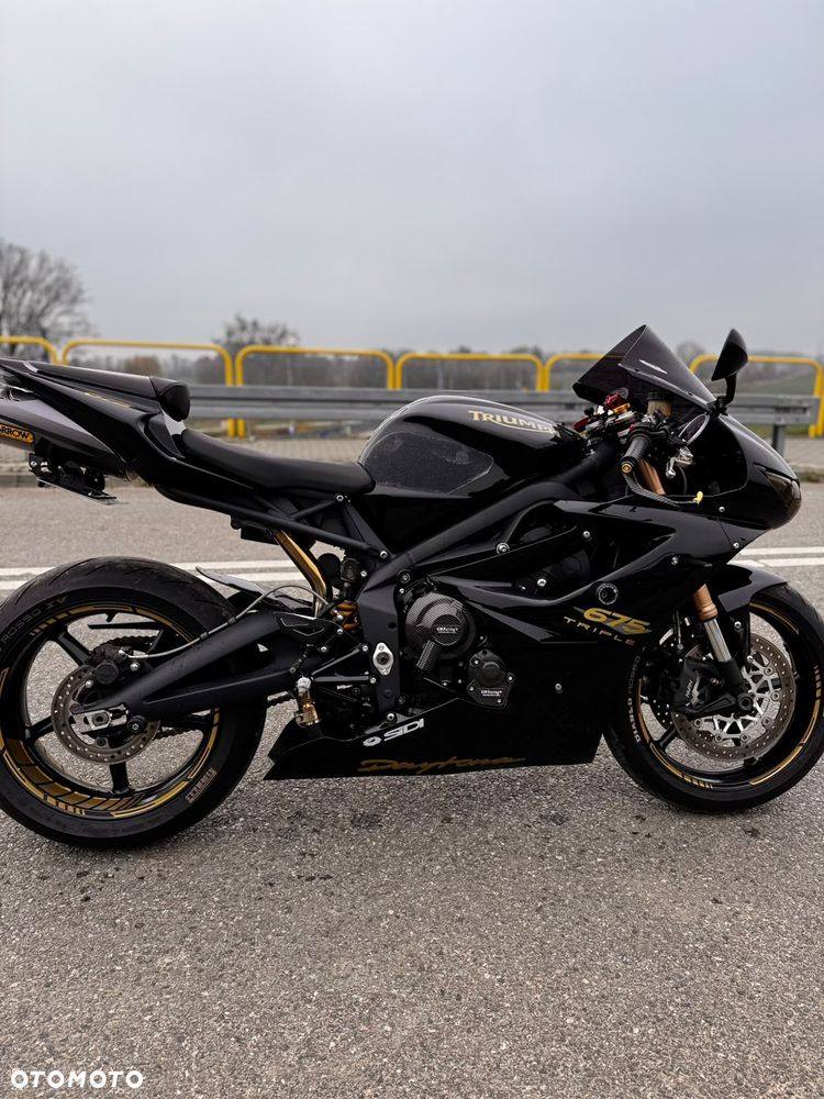 Triumph Daytona - 8