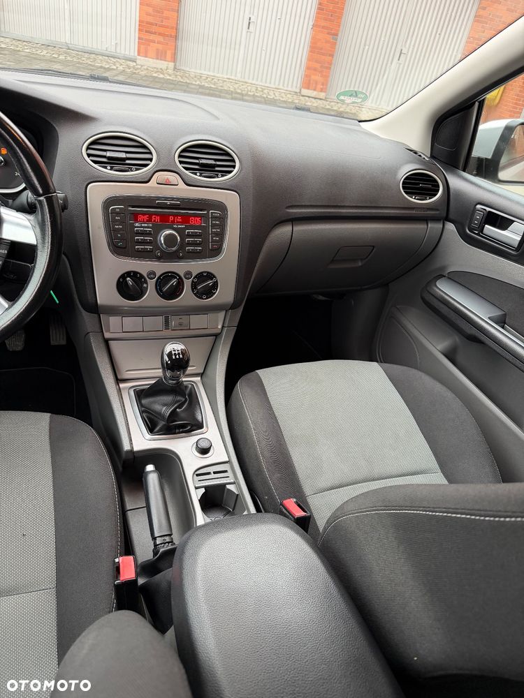 Ford Focus 1.6 16V Ambiente - 33