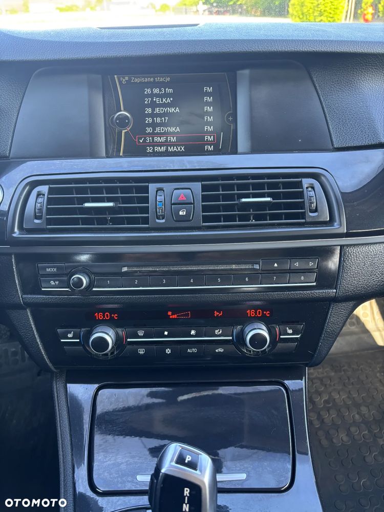 BMW Seria 5 520d - 28