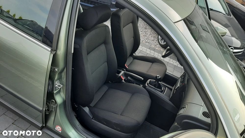 Volkswagen Passat 1.6 - 15