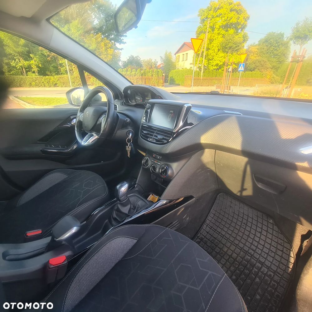 Peugeot 2008 - 8