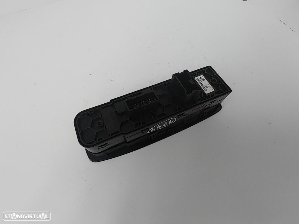 Botão / Botões / Comutador Vidro Esq Renault Megane Iv Hatchback (B9a/ - 3