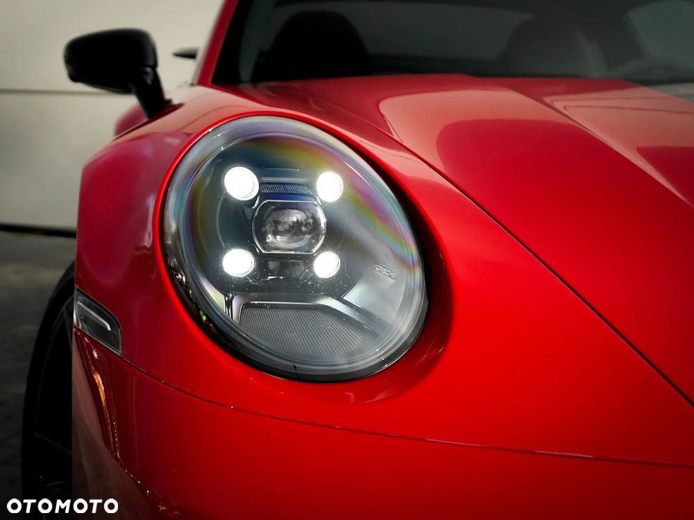 Porsche 911 Carrera GTS - 5