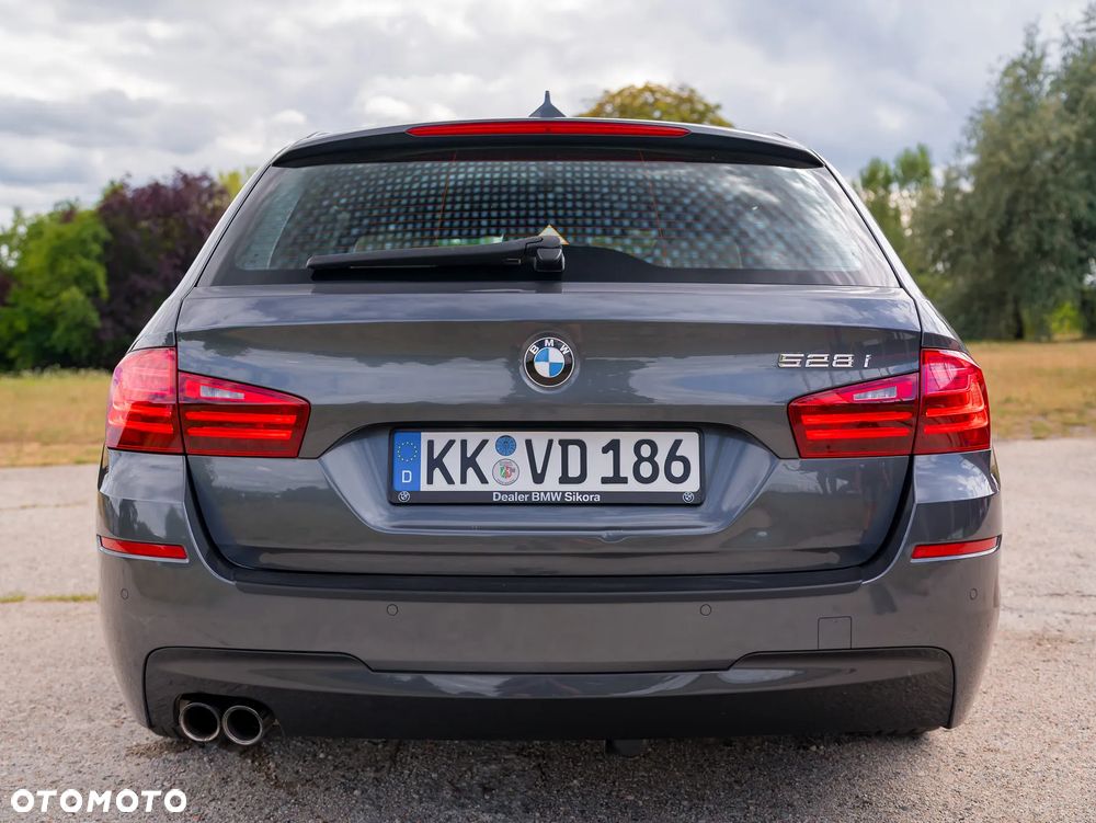 BMW Seria 5 528i Sport-Aut - 14
